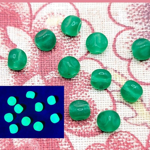 Vintage green pinch uranium - vintage,